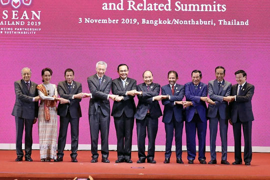 Thủ tướng dự lễ khai mạc Hội nghị ASEAN 35 Thủ tướng dự lễ khai mạc Hội nghị ASEAN 35