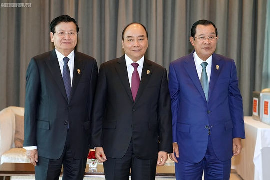 Thủ tướng tiếp xúc song phương bên lề ASEAN 35