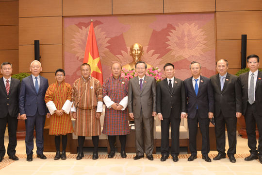 Phó Chủ tịch Quốc hội Phùng Quốc Hiển tiếp Tổng Kiểm toán Nhà nước Bu-tan Phó Chủ tịch Quốc hội Phùng Quốc Hiển tiếp Tổng Kiểm toán Nhà nước Bu-tan