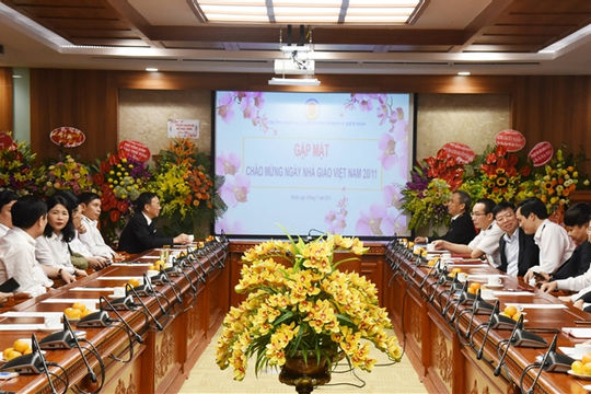 ​Chùm thơ Ngày Nhà giáo Việt Nam