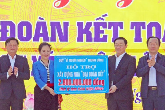 Phó Thủ tướng dự Ngày hội Đại đoàn kết tại Nghệ An