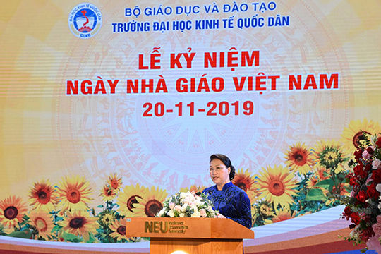 Chủ tịch Quốc hội dự Lễ Kỷ niệm 20/11 tại ĐH Kinh tế Quốc dân