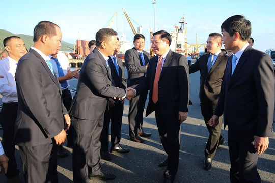 Phó Thủ tướng Vương Đình Huệ thăm cảng Tiên Sa