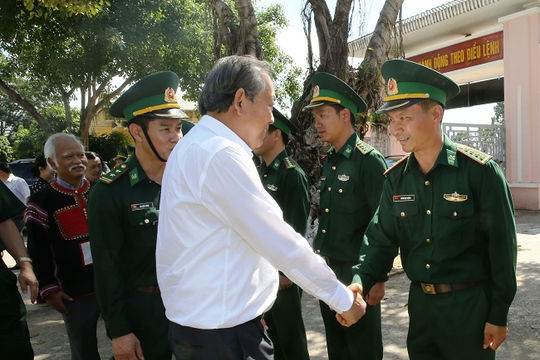 Phó Thủ tướng thăm Đồn Biên phòng cửa khẩu quốc tế Lệ Thanh Phó Thủ tướng thăm Đồn Biên phòng cửa khẩu quốc tế Lệ Thanh