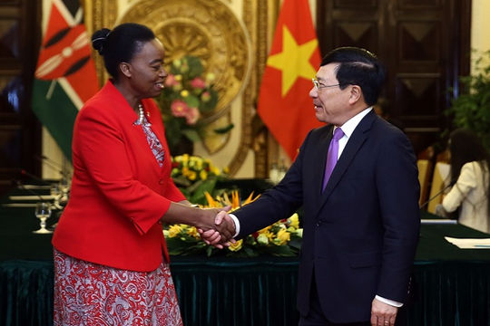 Phó Thủ tướng Phạm Bình Minh hội đàm với Bộ trưởng Ngoại giao Kenya