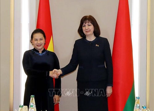 Chủ tịch Quốc hội hội đàm với lãnh đạo Thượng viện, Hạ viện Belarus