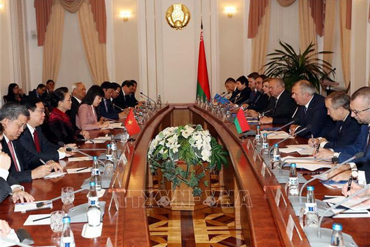 Chủ tịch Quốc hội Nguyễn Thị Kim Ngân hội kiến Thủ tướng Belarus