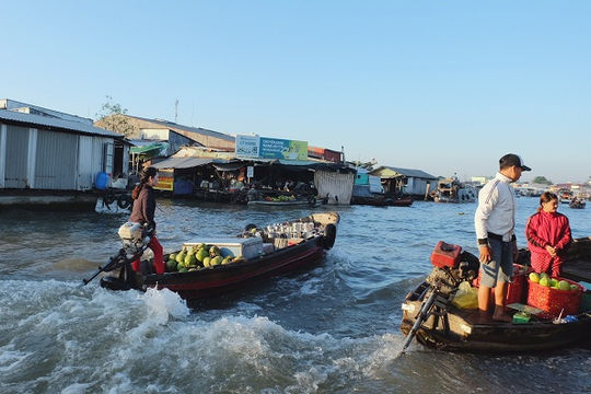 Chợ nổi Cái Răng: Nét đẹp sông nước miền Tây