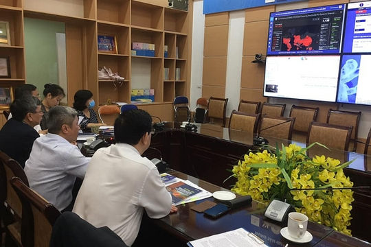 Tiếp tục hội chẩn điều trị cho 2 bệnh nhân Covid-19 nặng