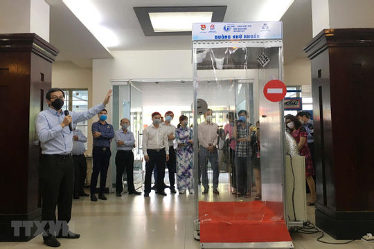 Bộ GD-ĐT sẽ khen thưởng các nhóm nghiên cứu sản phẩm phòng chống dịch