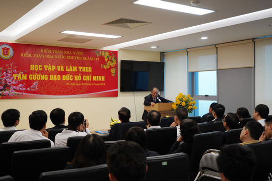 Tự giác, thường xuyên trong học tập và làm theo tấm gương đạo đức Hồ Chí Minh