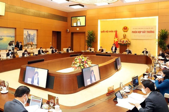 Thường vụ Quốc hội họp bất thường tìm biện pháp hỗ trợ người dân
