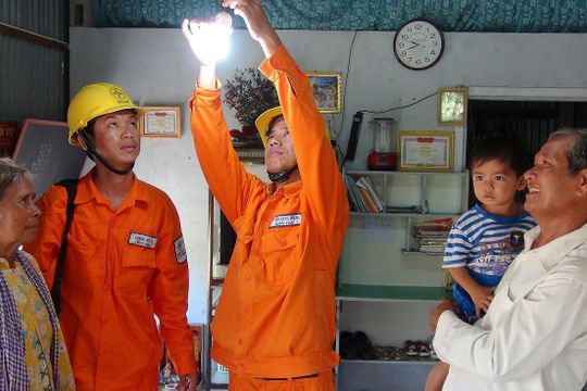 Chính phủ đồng ý giảm giá điện, tiền điện trong dịch Covid-19 Chính phủ đồng ý giảm giá điện, tiền điện trong dịch Covid-19