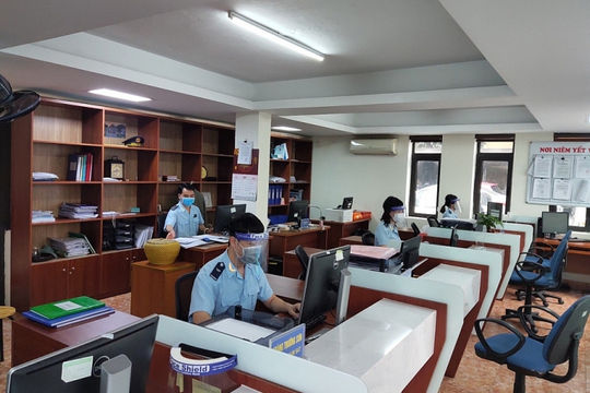 Hải quan cảng Cẩm Phả thu ngân sách hơn 1.200 tỷ đồng Hải quan cảng Cẩm Phả thu ngân sách hơn 1.200 tỷ đồng