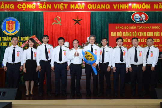 Tiếp tục xây dựng Đảng bộ trong sạch, vững mạnh, lãnh đạo thực hiện thắng lợi nhiệm vụ chính trị trọng tâm