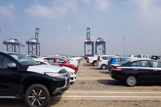 Nhập khẩu ô tô tăng mạnh, chính sách nội địa hóa mất lợi thế Nhập khẩu ô tô tăng mạnh, chính sách nội địa hóa mất lợi thế