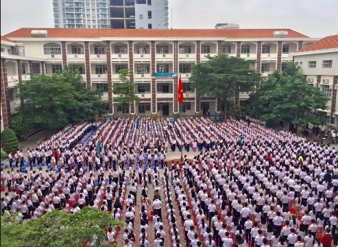 Hiệu trưởng trường công phải công khai kinh phí hoạt động, kế hoạch tuyển dụng