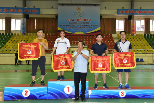 Giải thể thao chào mừng kỷ niệm 26 năm Ngày thành lập KTNN và Đại hội Đảng bộ KTNN lần thứ VII thành công tốt đẹp