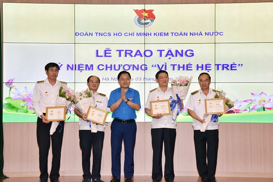 Chương trình đối thoại: “Tuổi trẻ Kiểm toán Nhà nước - Tự hào tiến bước dưới cờ Đảng"