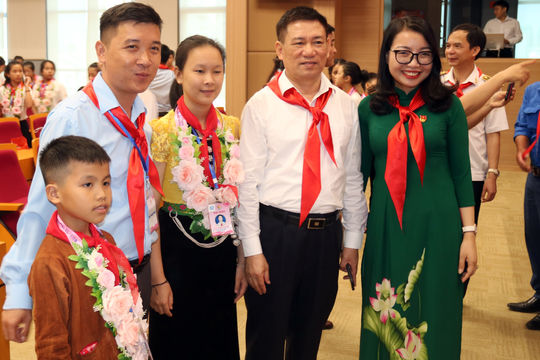 Những hình ảnh Đoàn đại biểu Cháu ngoan Bác Hồ tỉnh Nghệ An đến thăm KTNN