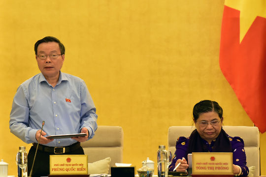 Phiên họp thứ 46 của Ủy ban Thường vụ Quốc hội: Giảm thuế bảo vệ môi trường đối với nhiên liệu bay