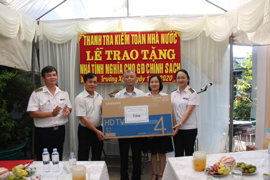 Bàn giao nhà tình nghĩa cho gia đình chính sách tại Thanh Hóa