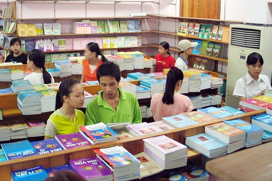 Nhà nước định giá sách giáo khoa:  Cần xem xét thận trọng