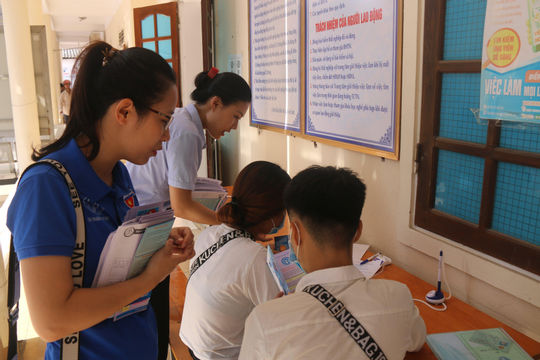 Nghệ An: Tuyên truyền chính sách bảo hiểm tại Trung tâm Dịch vụ việc làm