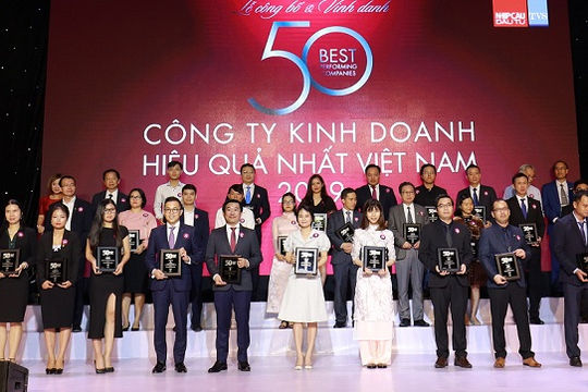 Vinamilk - lần thứ 9 liên tiếp được vinh danh trong Top 50 công ty kinh doanh hiệu quả nhất Việt Nam Vinamilk - lần thứ 9 liên tiếp được vinh danh trong Top 50 công ty kinh doanh hiệu quả nhất Việt Nam