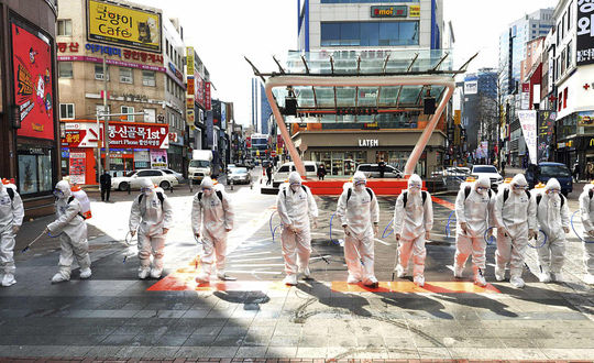 COVID-19: Hàn Quốc tập trung vào yếu tố con người thay vì các biện pháp đóng cửa