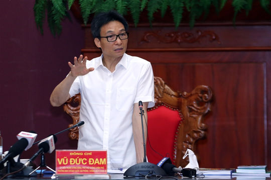 Kiên trì bám chốt, "chung sống an toàn với dịch"