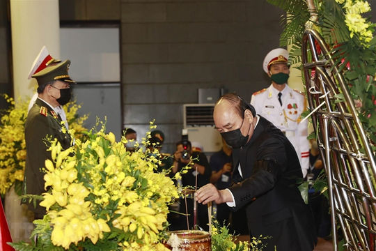 Xúc động những dòng tiễn biệt nguyên Tổng Bí thư Lê Khả Phiêu