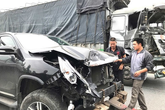 Liên tiếp xảy ra tai nạn giao thông đặc biệt nghiêm trọng:  Bất cập về hạ tầng Liên tiếp xảy ra tai nạn giao thông đặc biệt nghiêm trọng:  Bất cập về hạ tầng