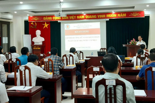 Khai giảng các lớp bồi dưỡng chuyên môn cho kiểm toán viên nhà nước