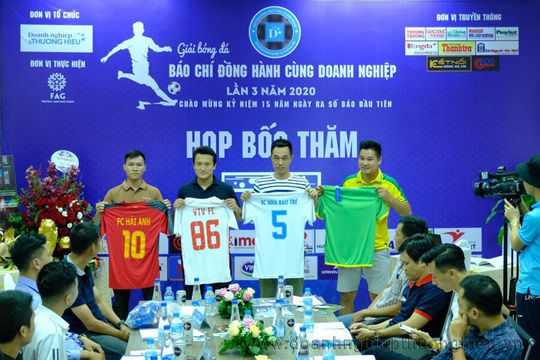 ​Bốc thăm, chia bảng Giải bóng đá “Báo chí đồng hành cùng doanh nghiệp”