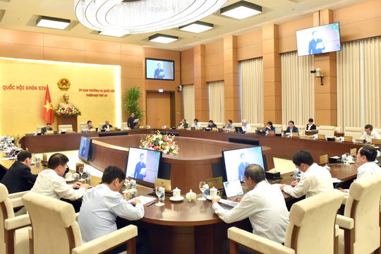 Phiên họp thứ 49 Ủy ban Thường vụ Quốc hội Làm rõ trách nhiệm của cơ quan, đơn vị trả lời không đúng, không đủ kiến nghị của cử tri