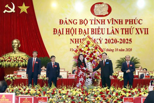 Tiến tới Đại hội đại biểu toàn quốc lần thứ XIII của Đảng: Vĩnh Phúc xác định “đổi mới, sáng tạo, phát triển toàn diện, nhanh và bền vững”