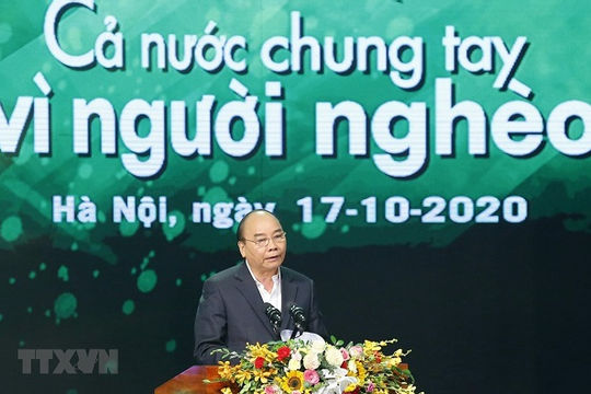 Thủ tướng chia sẻ mất mát với nhân dân miền Trung đang chịu bão lũ