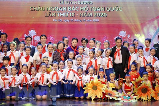 Đại hội Cháu ngoan Bác Hồ: Những bông hoa nhỏ học giỏi, nhiều tài lẻ Đại hội Cháu ngoan Bác Hồ: Những bông hoa nhỏ học giỏi, nhiều tài lẻ