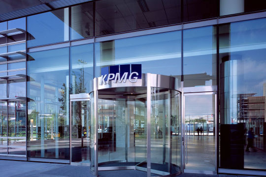 KPMG chú trọng củng cố nhân sự