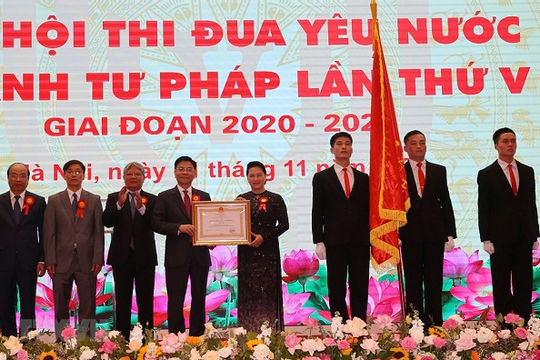 Chủ tịch Quốc hội dự Đại hội thi đua yêu nước ngành Tư pháp