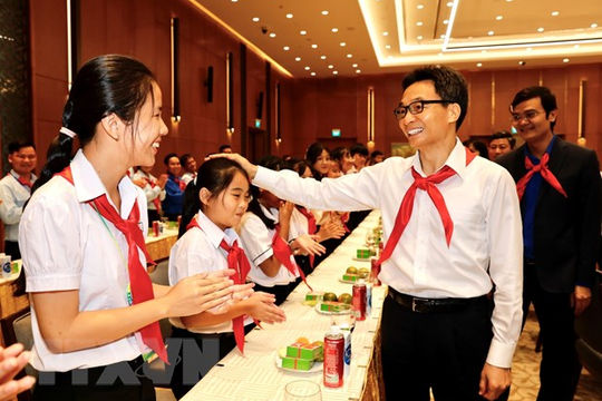 ​PTT Vũ Đức Đam gặp mặt đại biểu Cháu ngoan Bác Hồ tỉnh Bình Dương