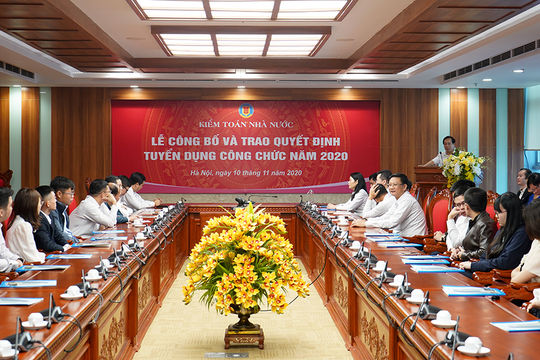 Kiểm toán Nhà nước công bố và trao quyết định tuyển dụng công chức năm 2020