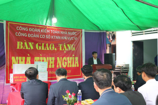 Kiểm toán Nhà nước khu vực VI trao tặng nhà tình nghĩa cho người có công tại tỉnh Bắc Giang