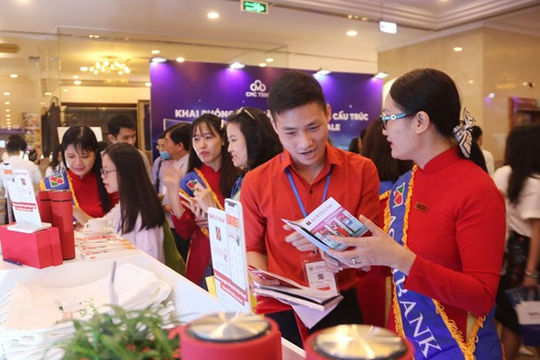 Chuyển đổi số: Xu hướng số hóa lĩnh vực tài chính, ngân hàng Chuyển đổi số: Xu hướng số hóa lĩnh vực tài chính, ngân hàng