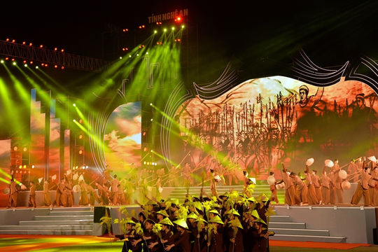 Chủ tịch Quốc hội Nguyễn Thị Kim Ngân dự Lễ kỷ niệm 990 năm Danh xưng Nghệ An