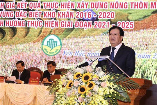 Phó Thủ tướng: 'Phấn đấu không còn huyện trắng xã nông thôn mới' Phó Thủ tướng: 'Phấn đấu không còn huyện trắng xã nông thôn mới'