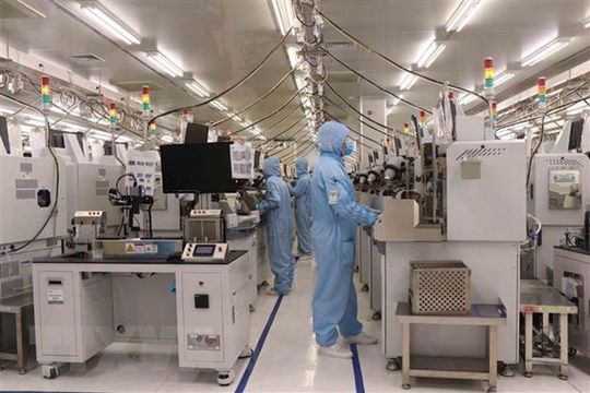 Việt Nam và cách xử lý hiệu quả dịch COVID-19 với bài toán kinh tế