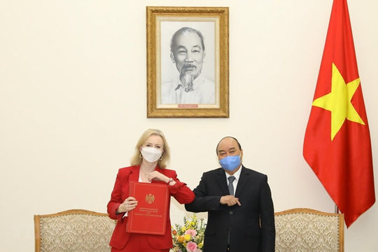 Thủ tướng Nguyễn Xuân Phúc tiếp Bộ trưởng Thương mại Quốc tế Anh