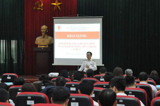 Tiếp tục bồi dưỡng, nâng cao năng lực cho kiểm toán viên nhà nước